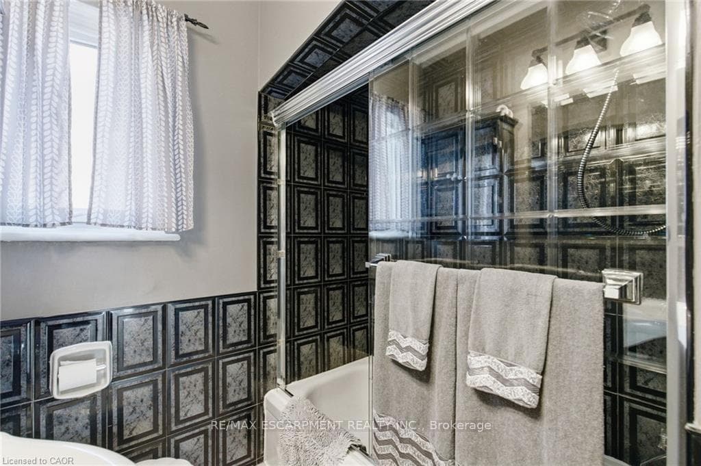 91 East 42nd Street photo 20