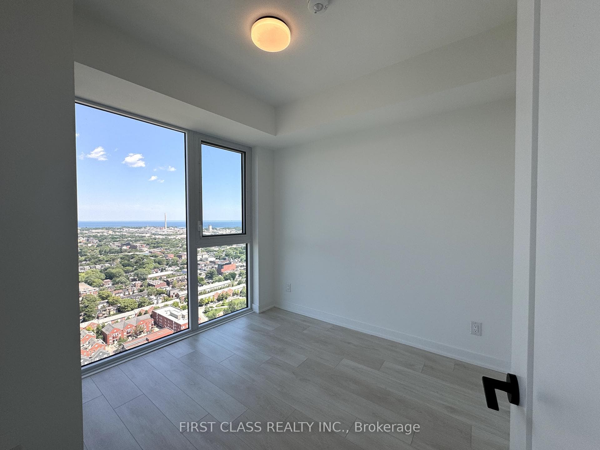 5 Defries Street Unit 3712 photo 9