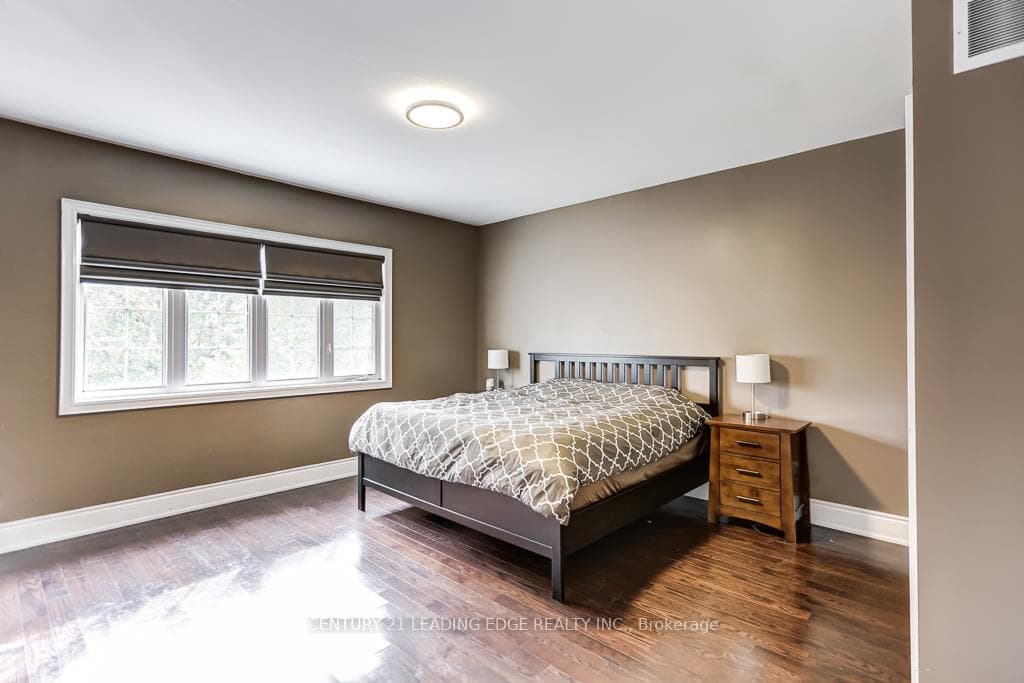 27 Devondale Avenue photo 23