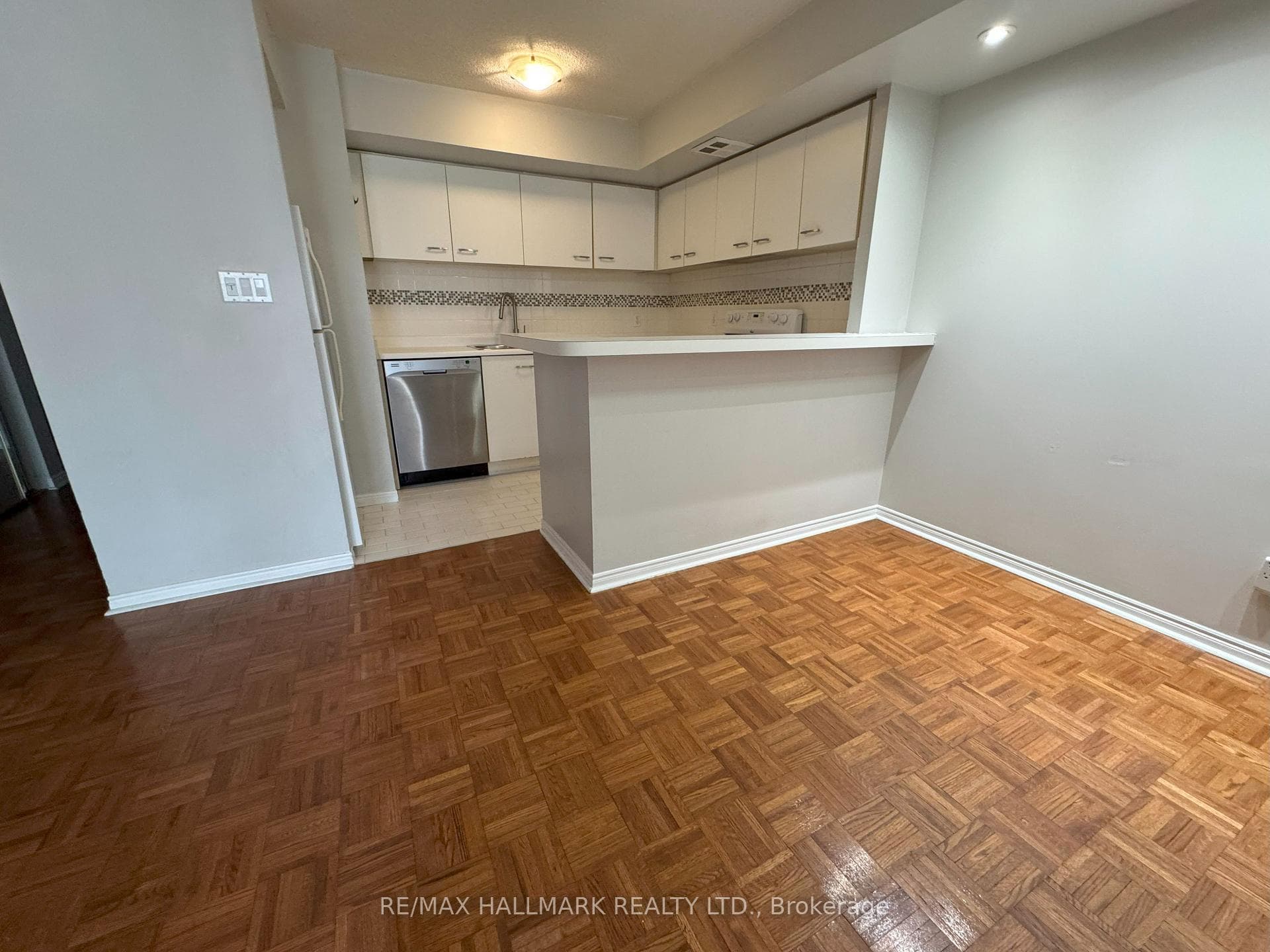 25 The Esplanade N/A Unit 2711 photo 11