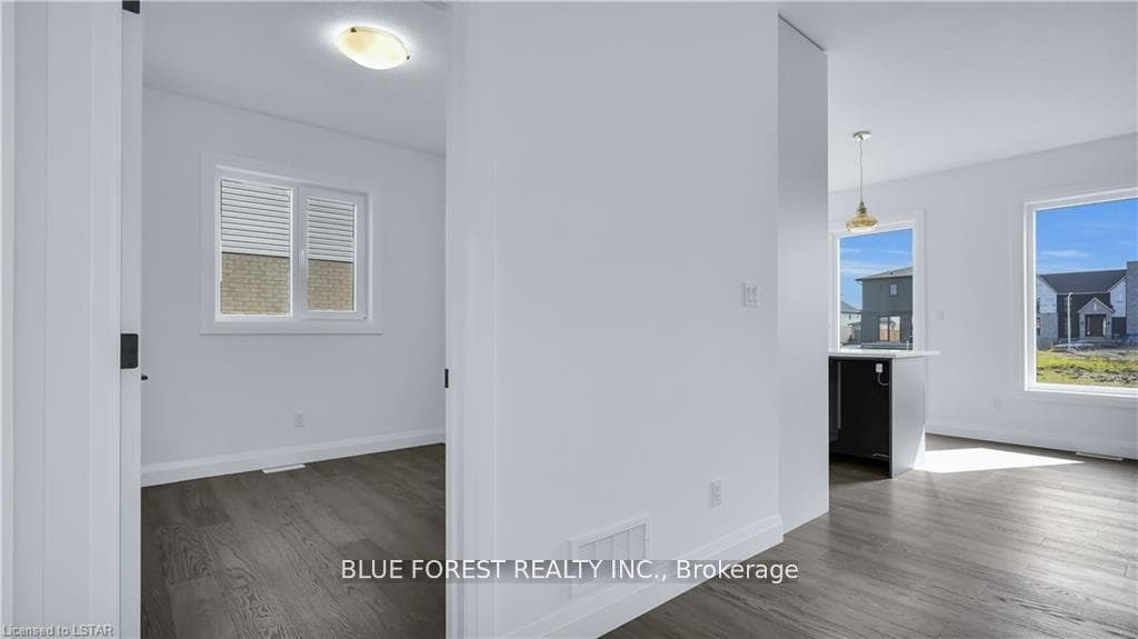 29 Poole Crescent photo 18