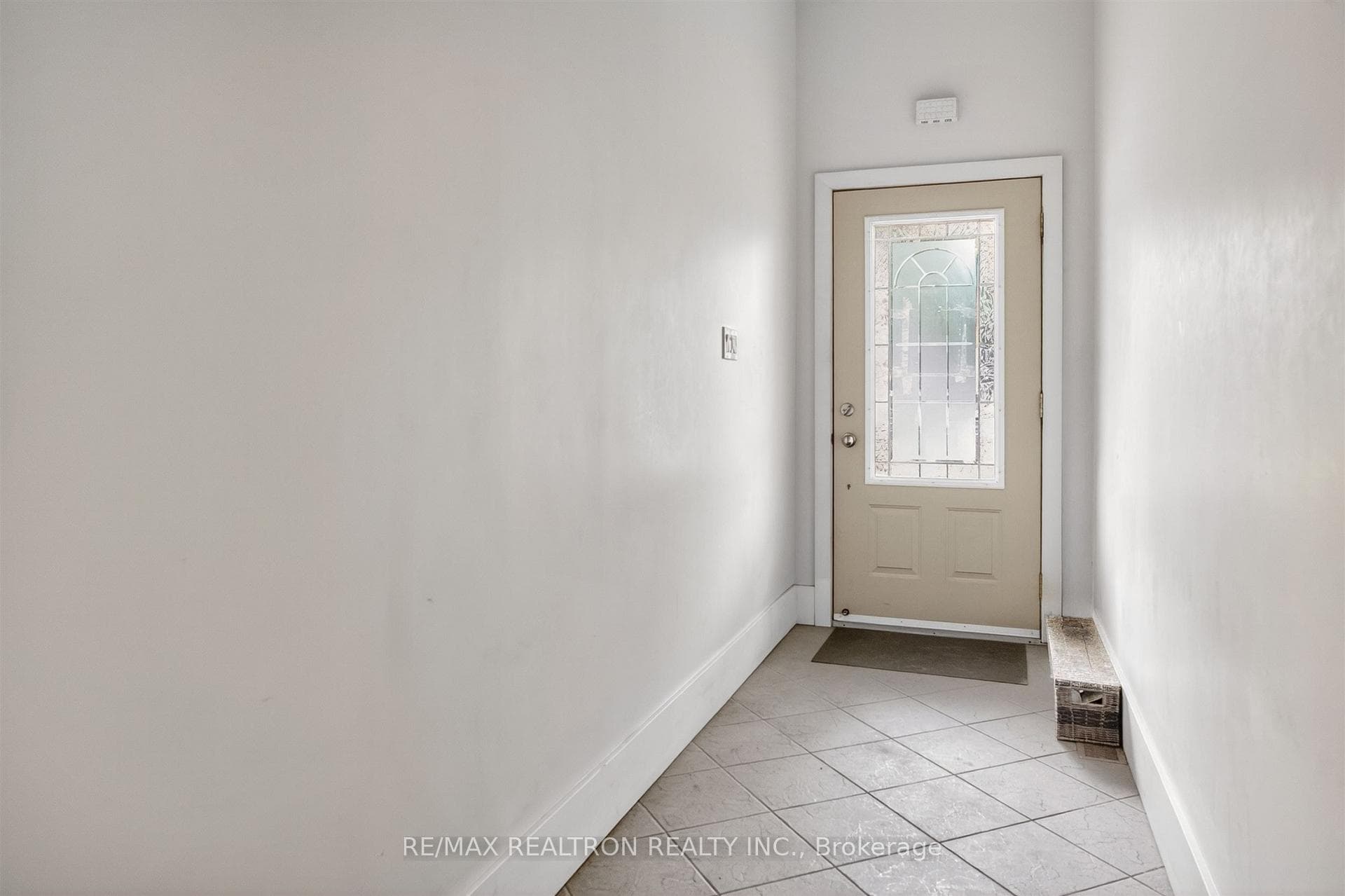 119 Markham Street Unit Main Fl photo 2