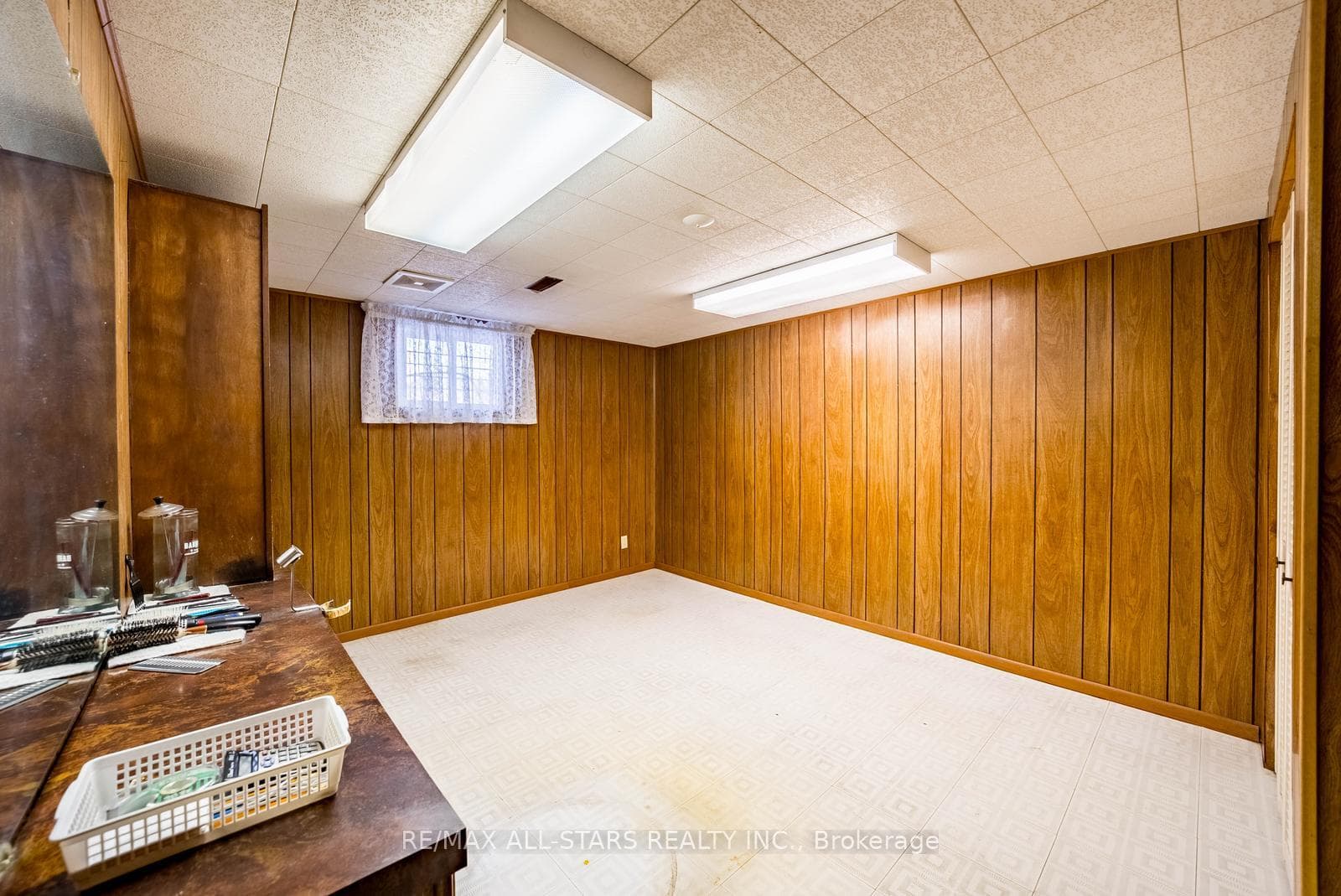 36 Midcroft Drive photo 35