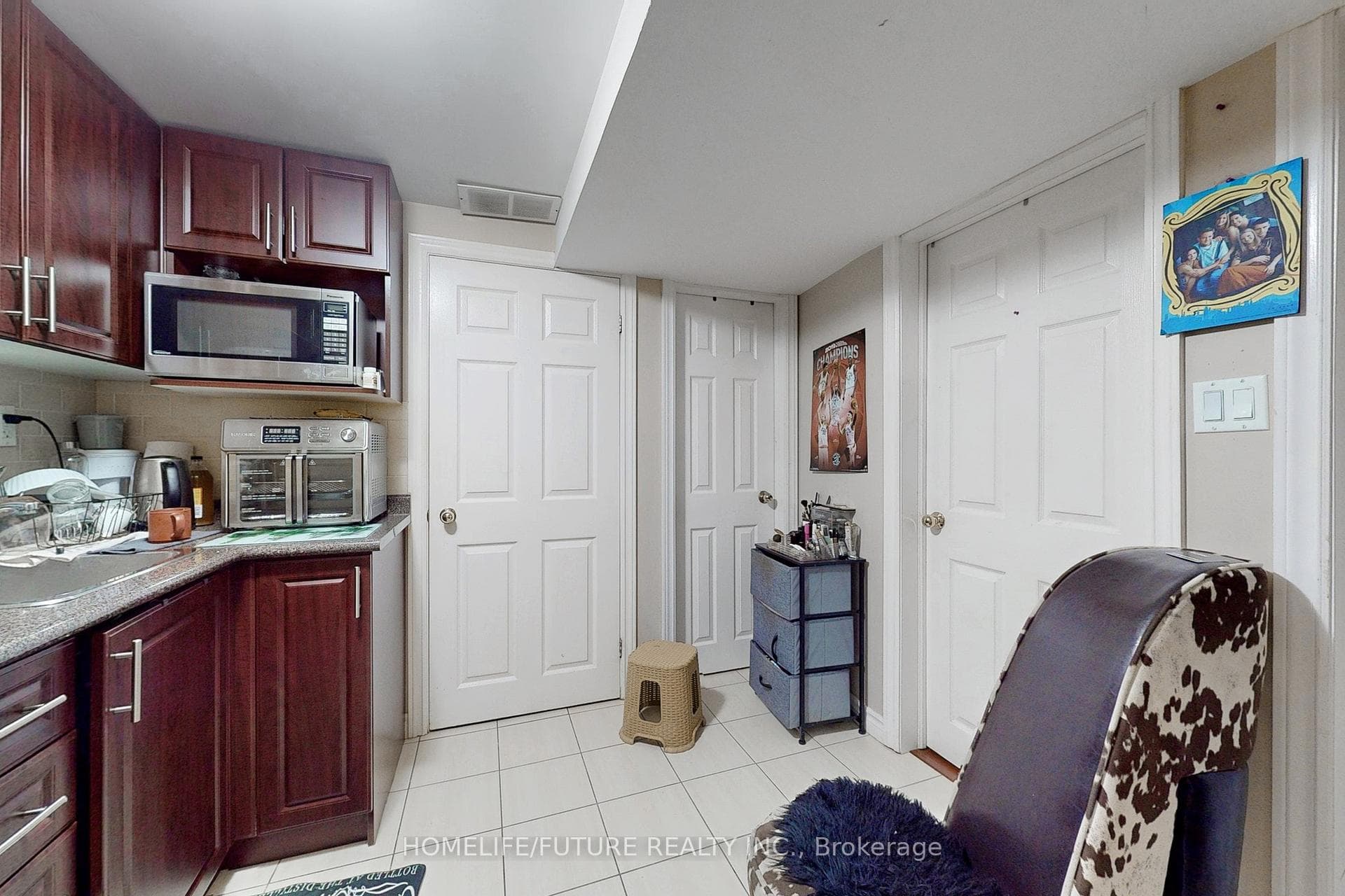 102 Stather Crescent photo 38