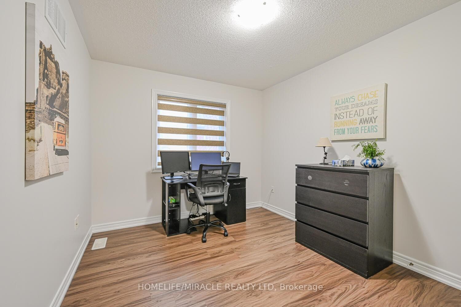 10 Kempsford Crescent photo 30