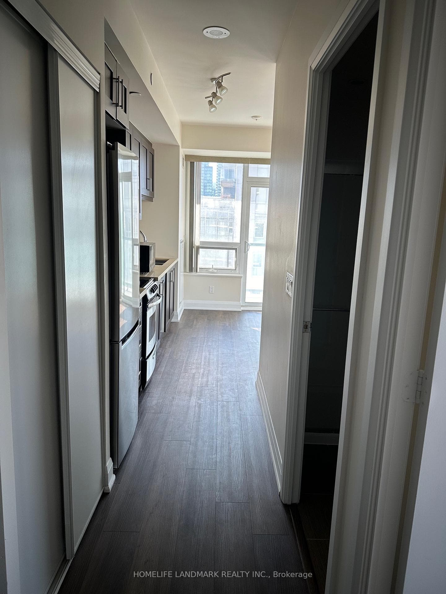 68 Canterbury Place Unit 1805 photo 16