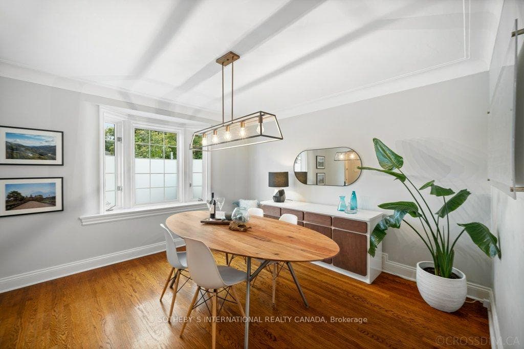 149 Burnhamthorpe Road photo 10