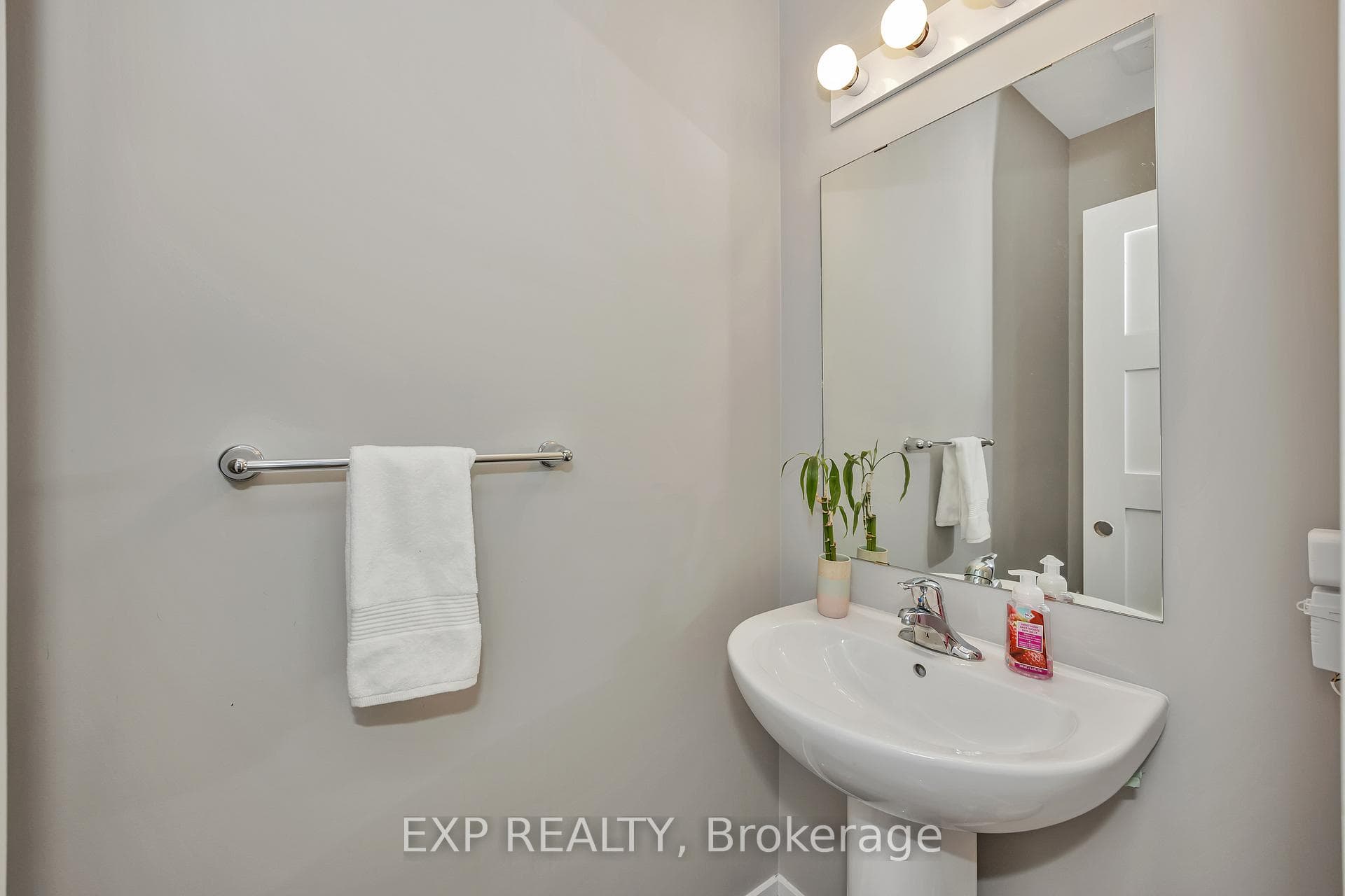 55 Riddell Street photo 13
