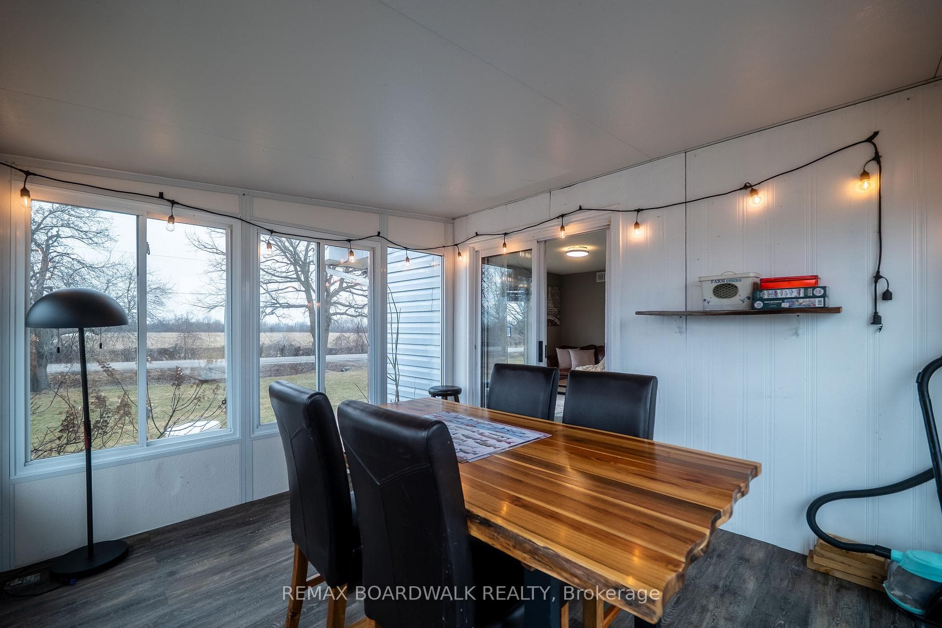 885 Townline Road photo 26