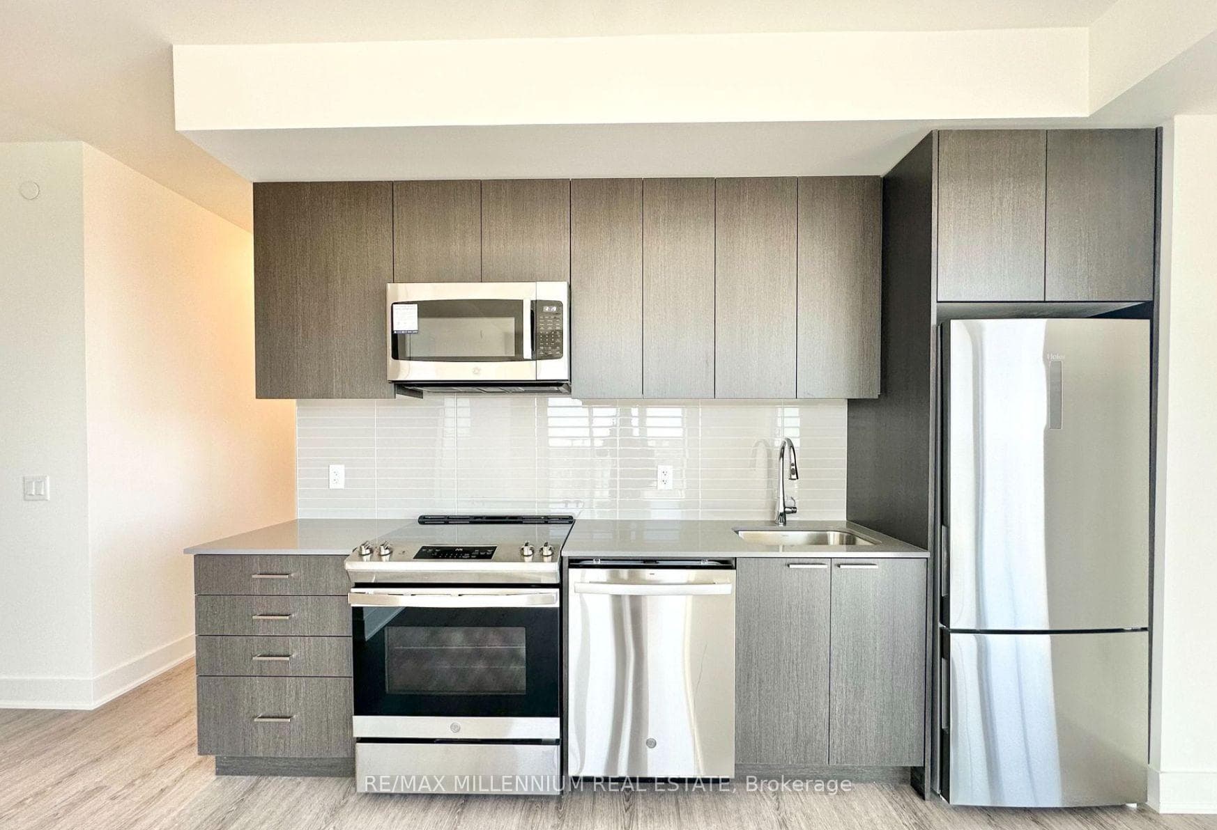 185 Deerfield Road Unit 1310 photo 16