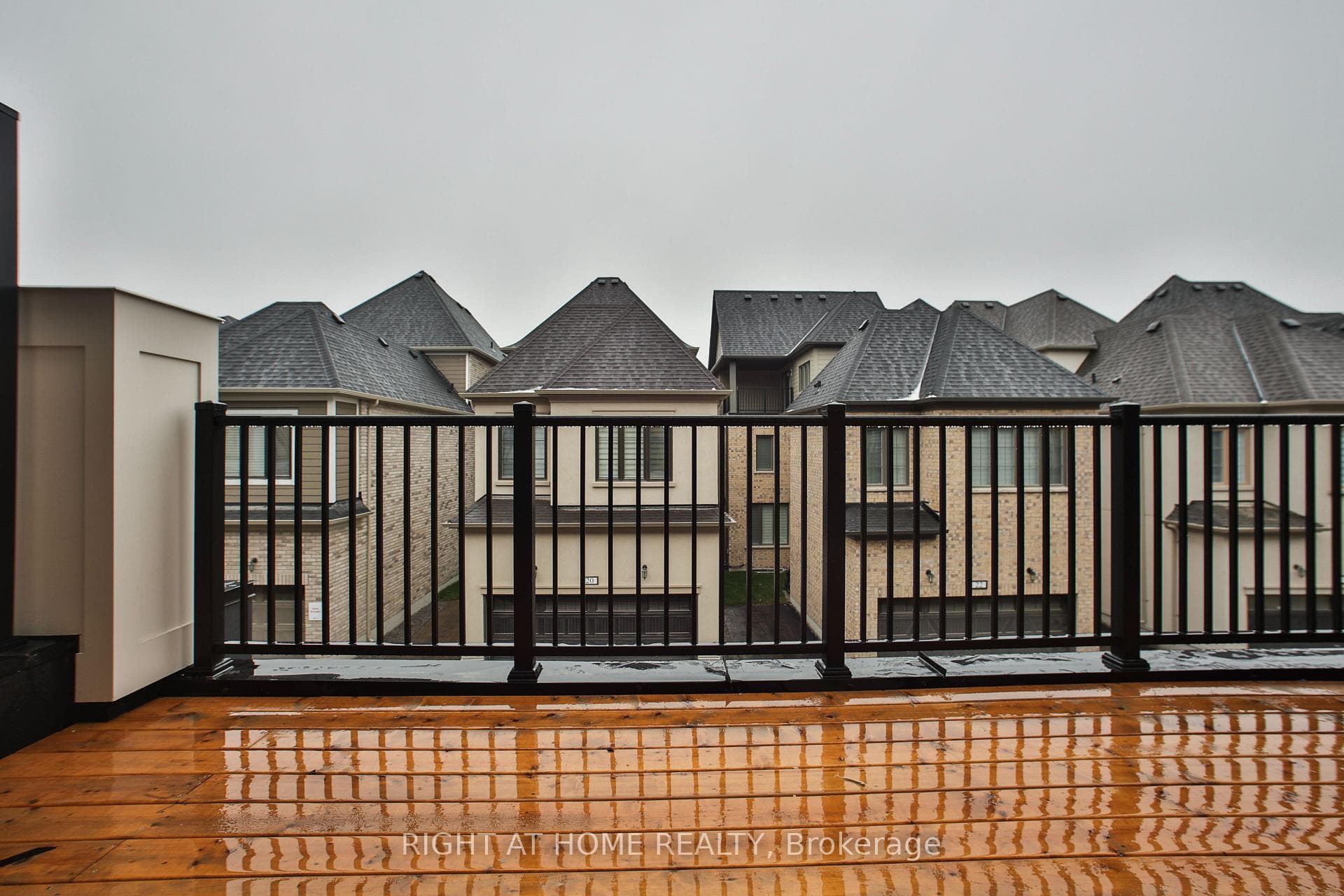 11 Guardhouse Crescent photo 16