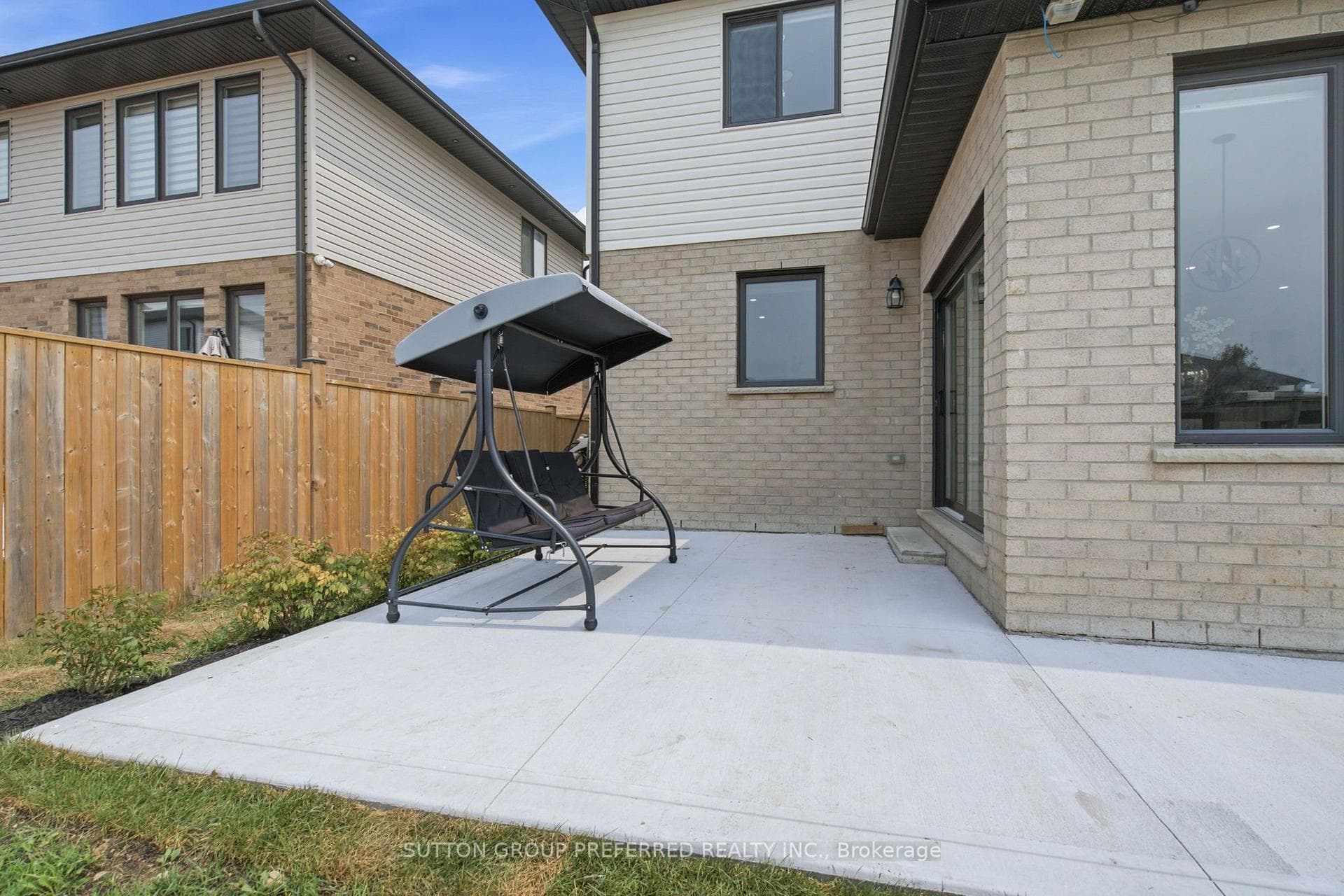 19 Kaiser Lane photo 37