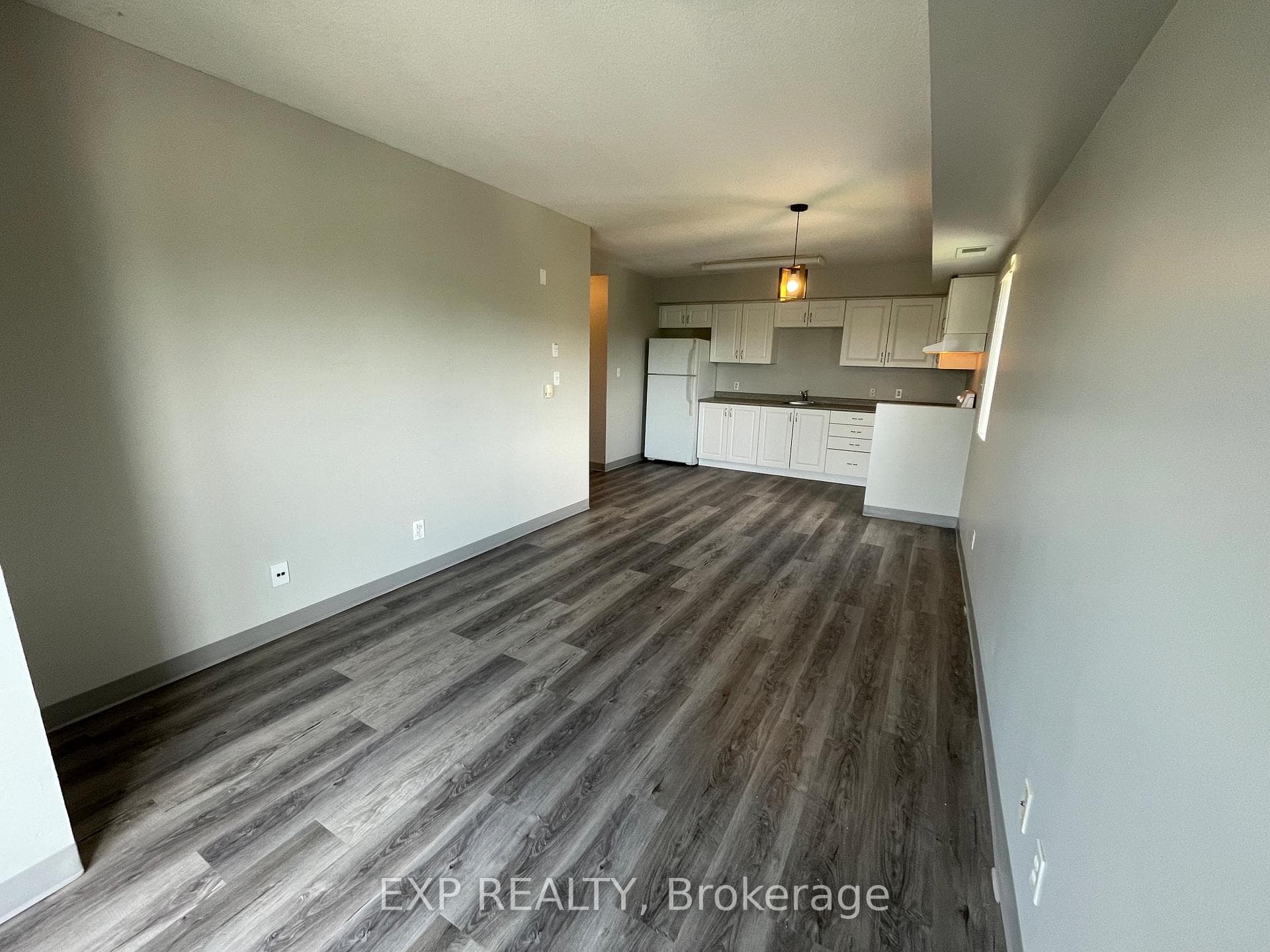 593 STRASBURG Road Unit 601 photo 2