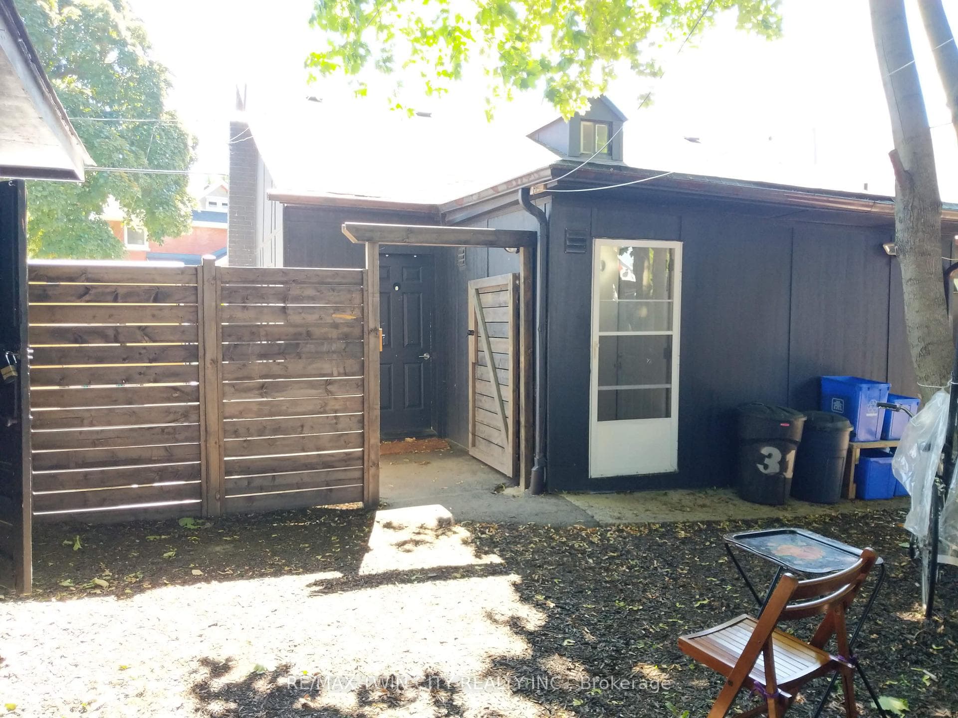 195 Lancaster Street photo 2