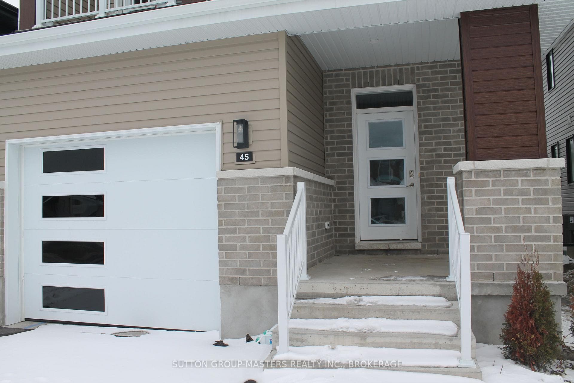 45 Erie Court photo 3