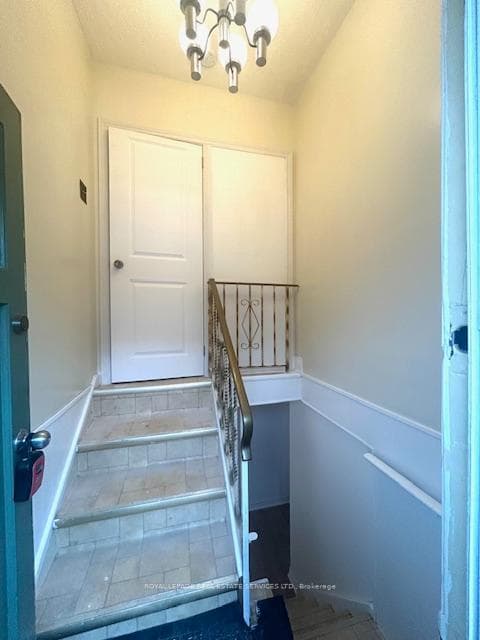 6 Hiawatha Parkway Unit Basement photo 4