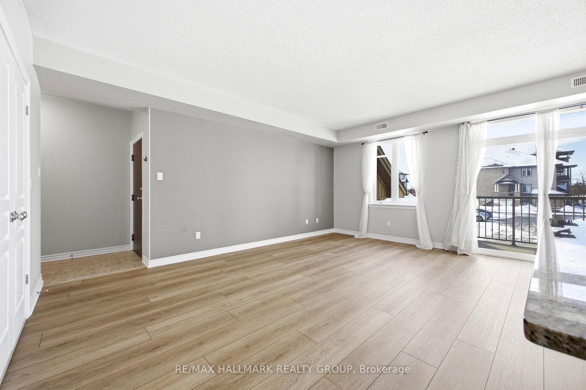 170 Hornchurch Lane Unit C photo 9
