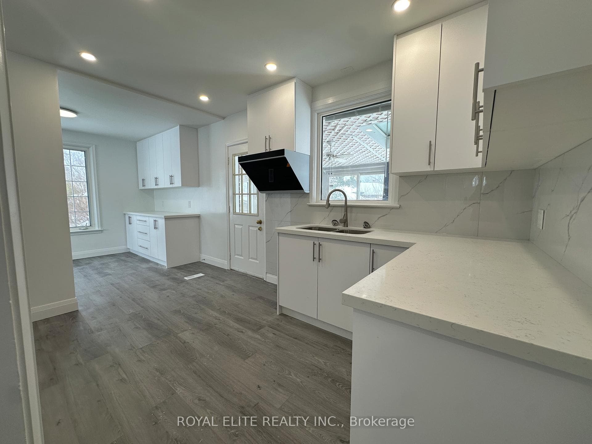 19 Montgomery Avenue Unit MAIN photo 4