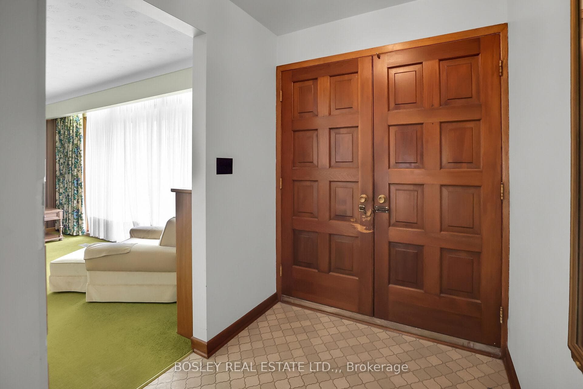 1320 Niagara Stone Road photo 2