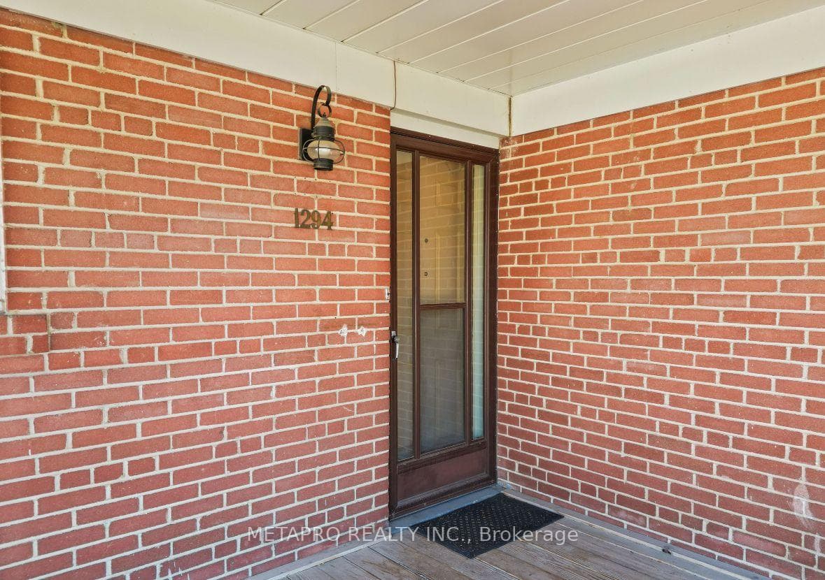 1294 Pinegrove Road photo 9
