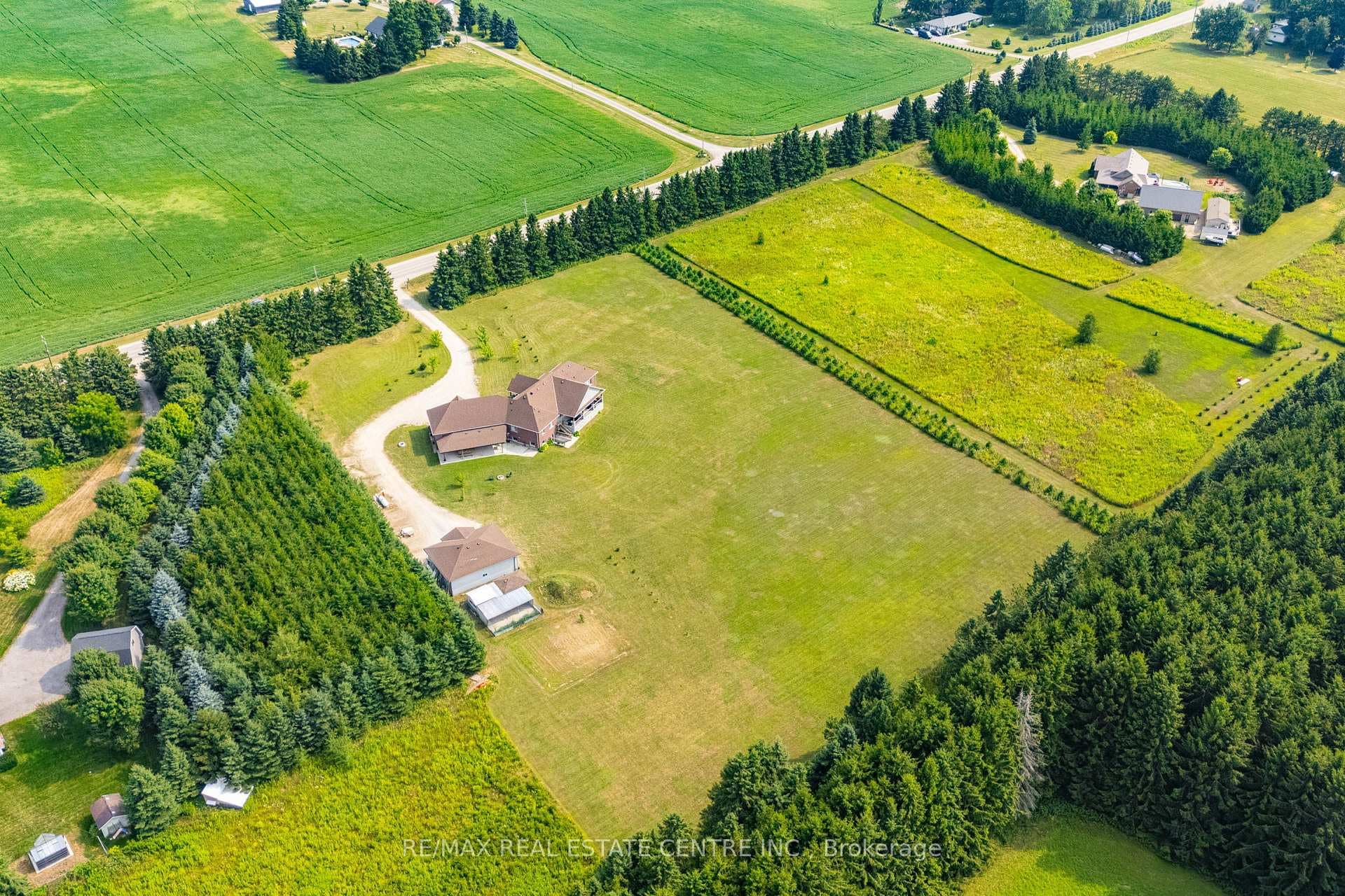 023181 Erin East Garafraxa Townline photo 4