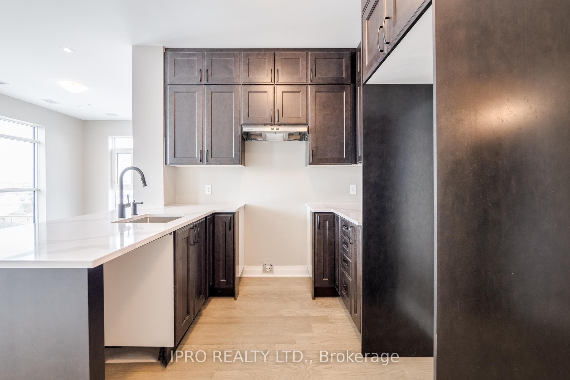 470 Gordon Krantz Avenue Unit 514 photo 11
