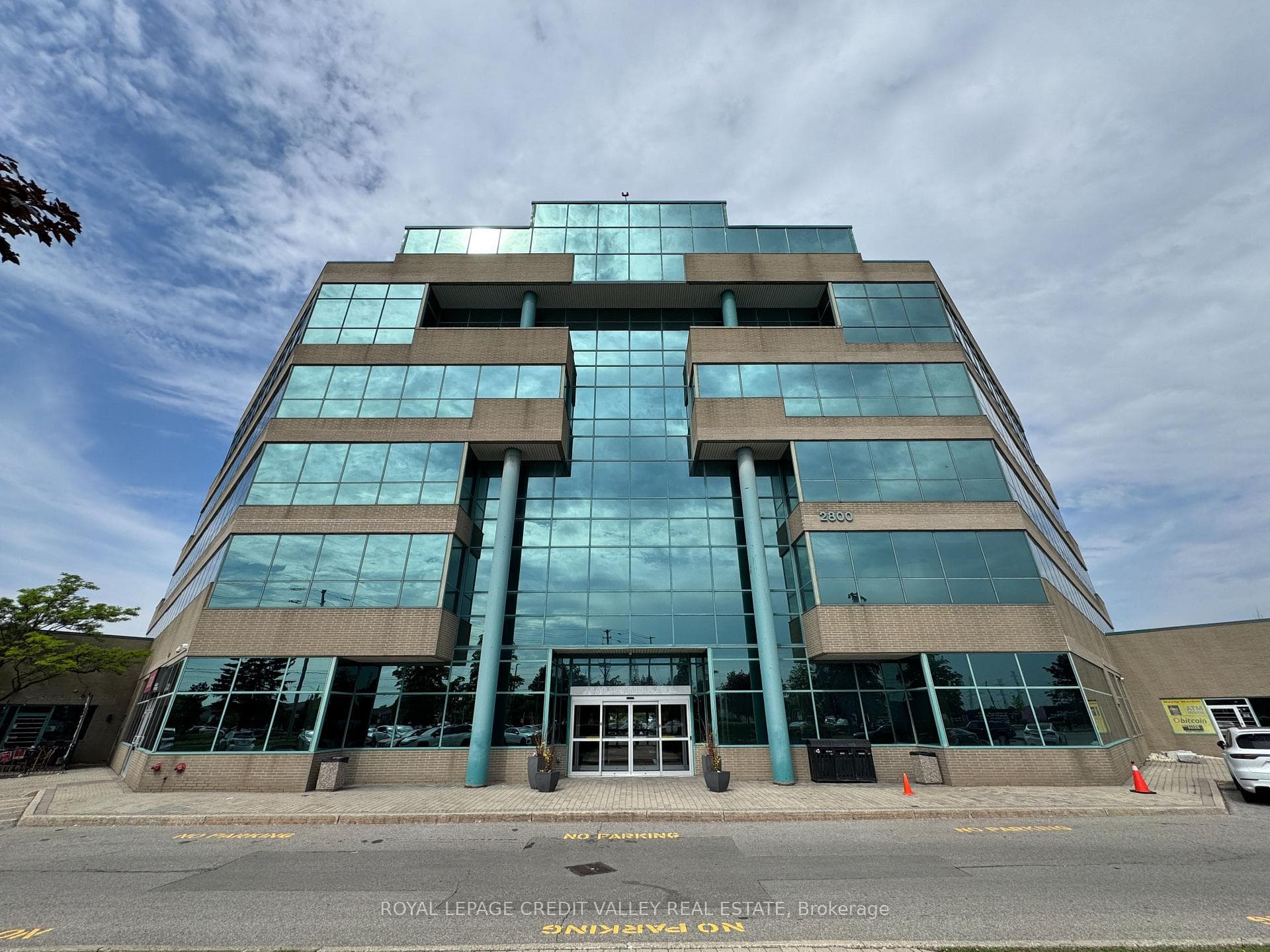 2800 Skymark Avenue Unit 205B photo 1