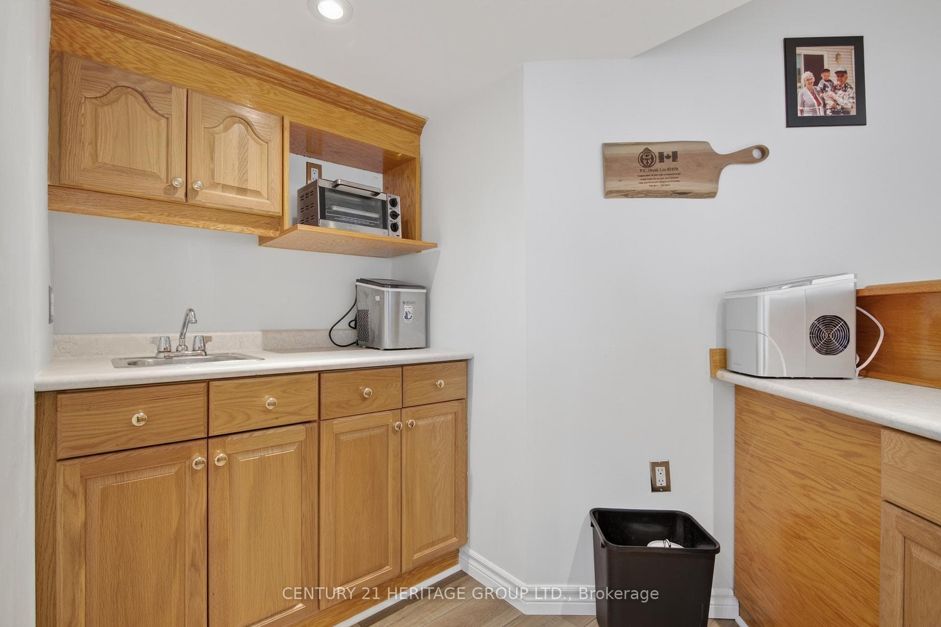1858 Emerald Court photo 34