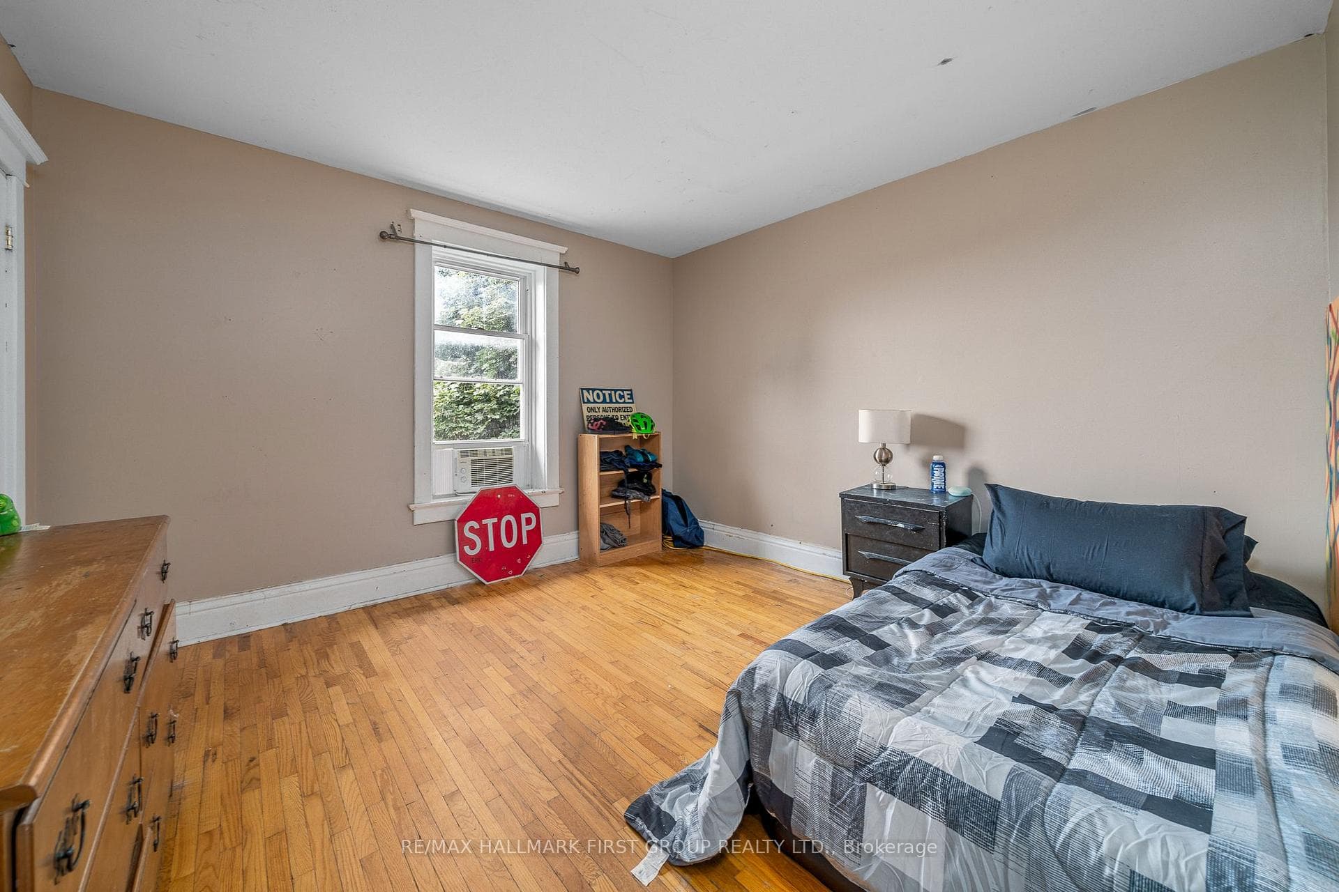 292 Dufferin Avenue photo 25
