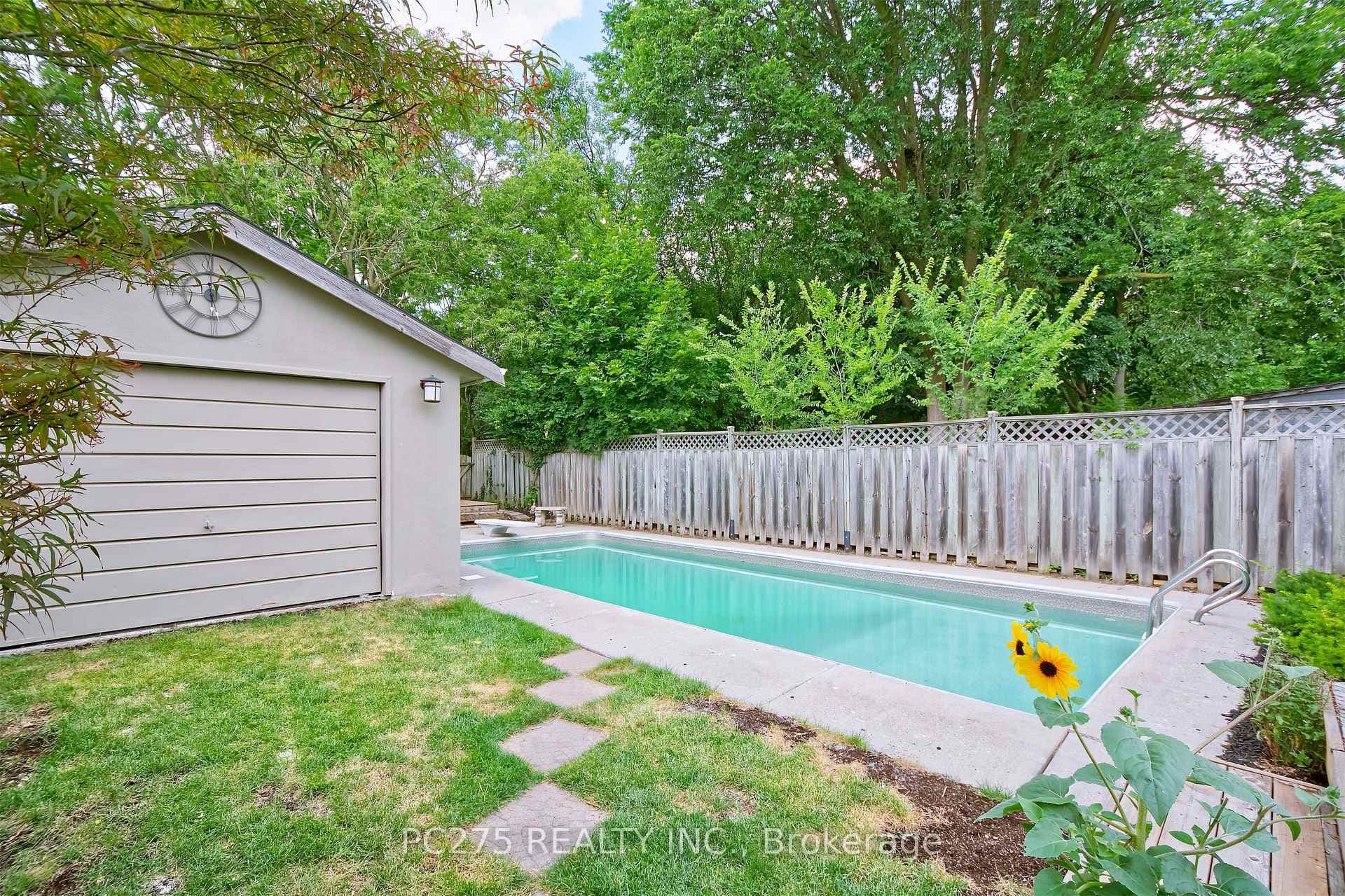 77 Elm Street photo 32