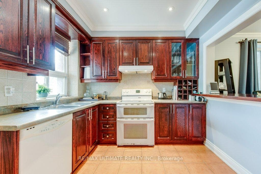 1425 Lansdowne Avenue photo 14