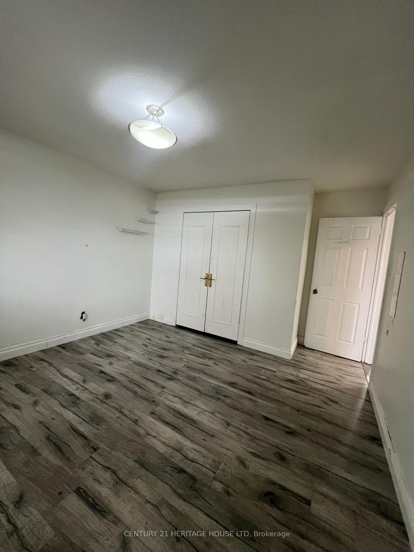310 Elliott Street photo 31