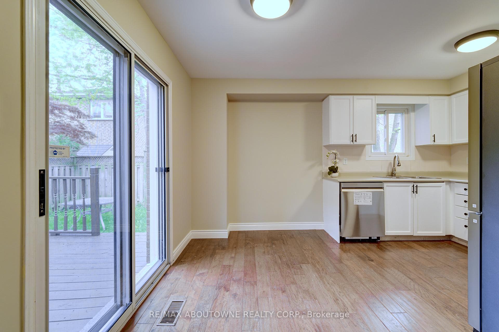 1154 Glen Valley Road photo 8