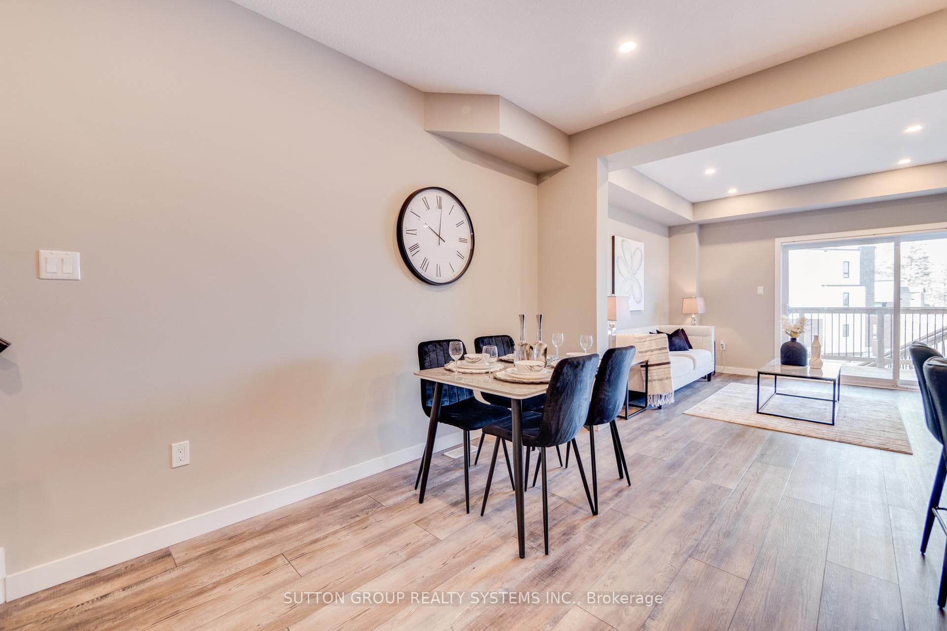 925 Robert Ferrie Drive photo 9