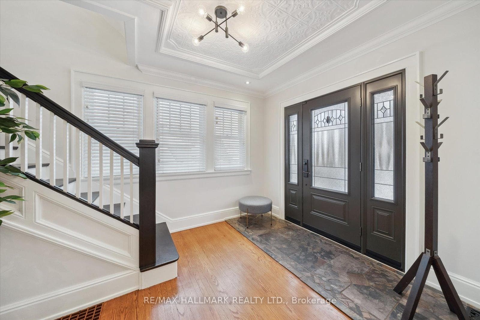 63 Thatcher Avenue photo 4