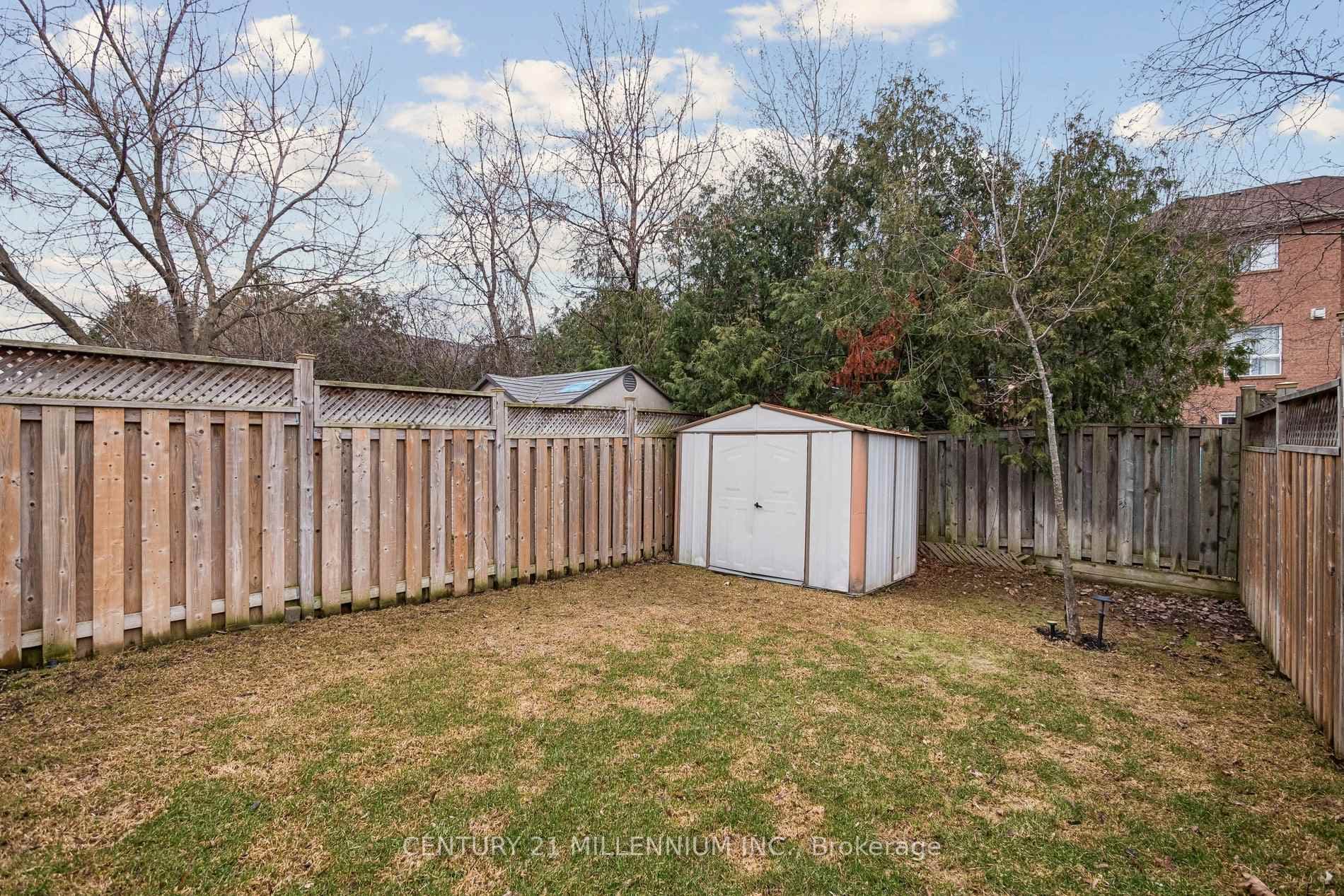 90 Baywell Crescent photo 46