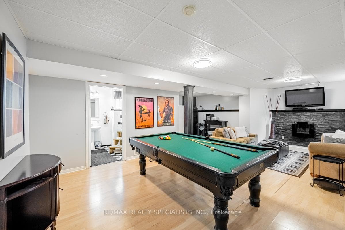 17 Banting Road photo 22