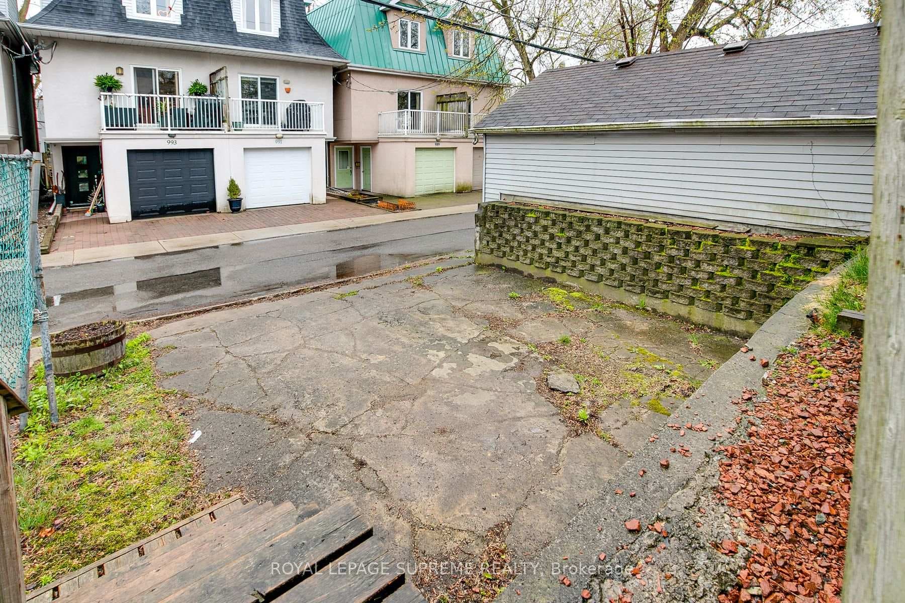 107 Parkmount Road photo 32