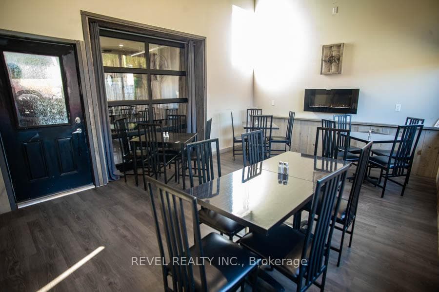 53 Simcoe Street photo 12