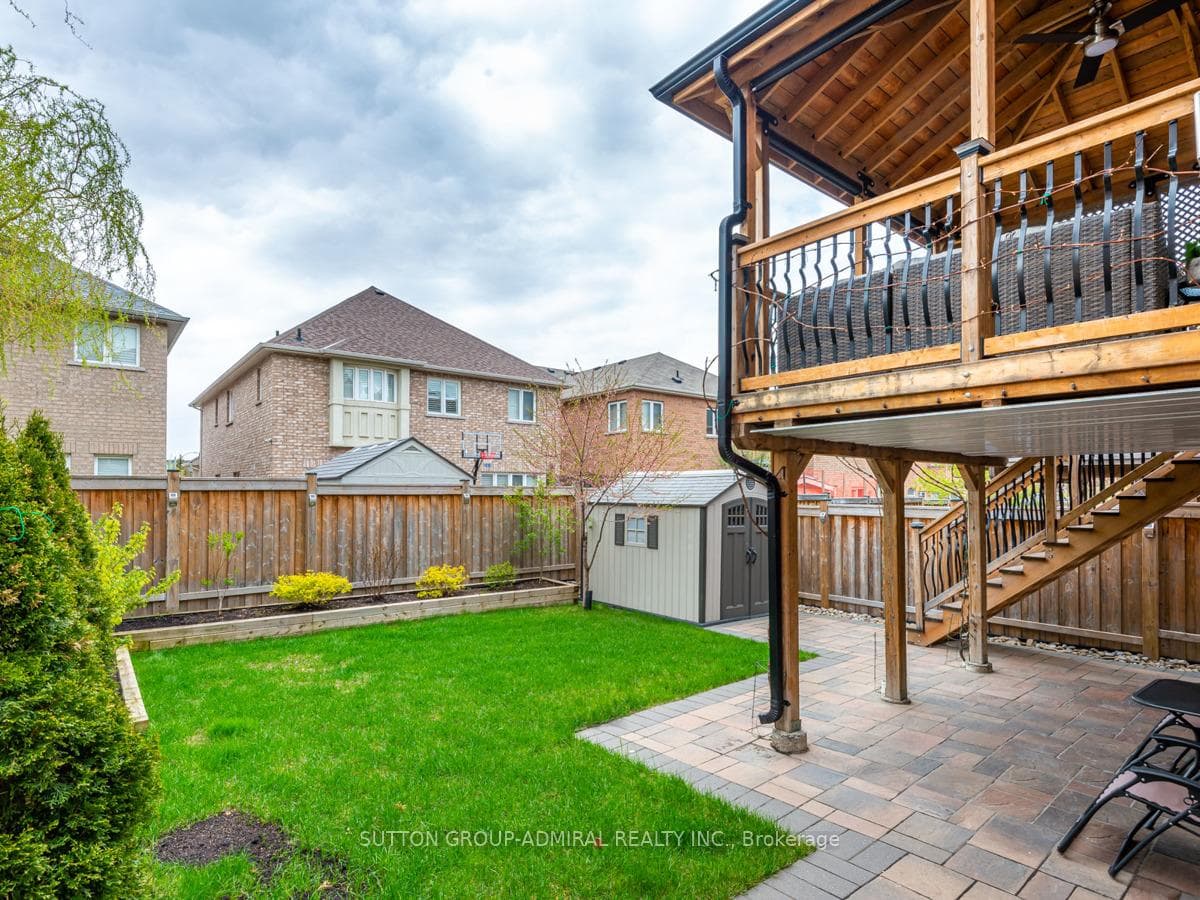 109 Barli Crescent photo 33
