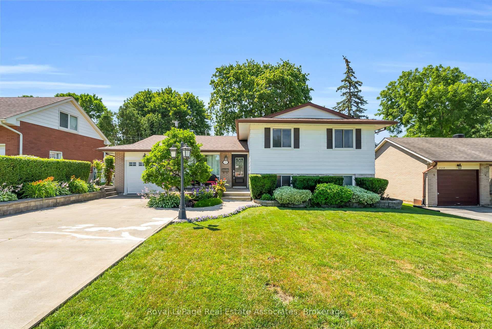 233 Elmore Drive photo 1