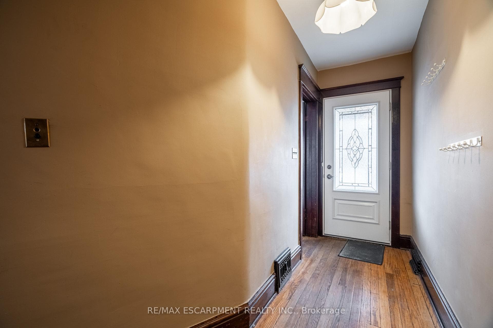 191 ROTHSAY Avenue photo 6