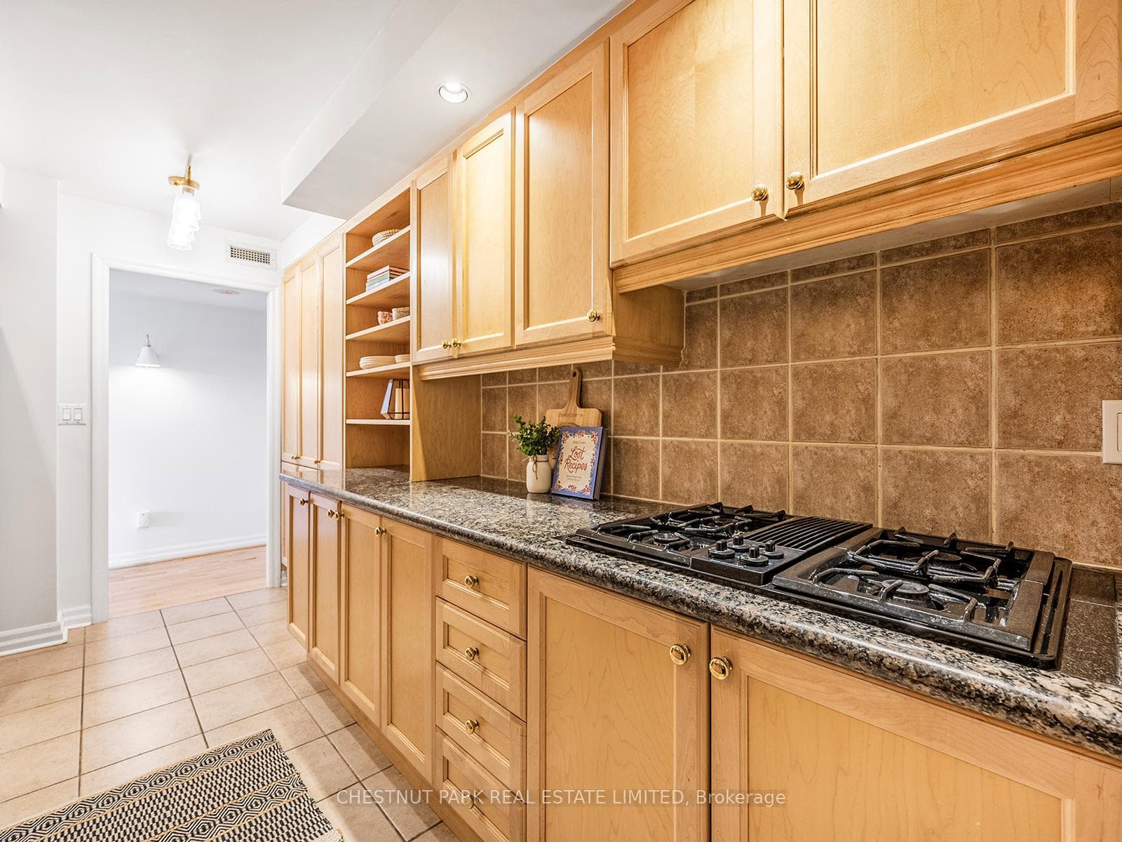 2727 Yonge Street Unit 405 photo 18