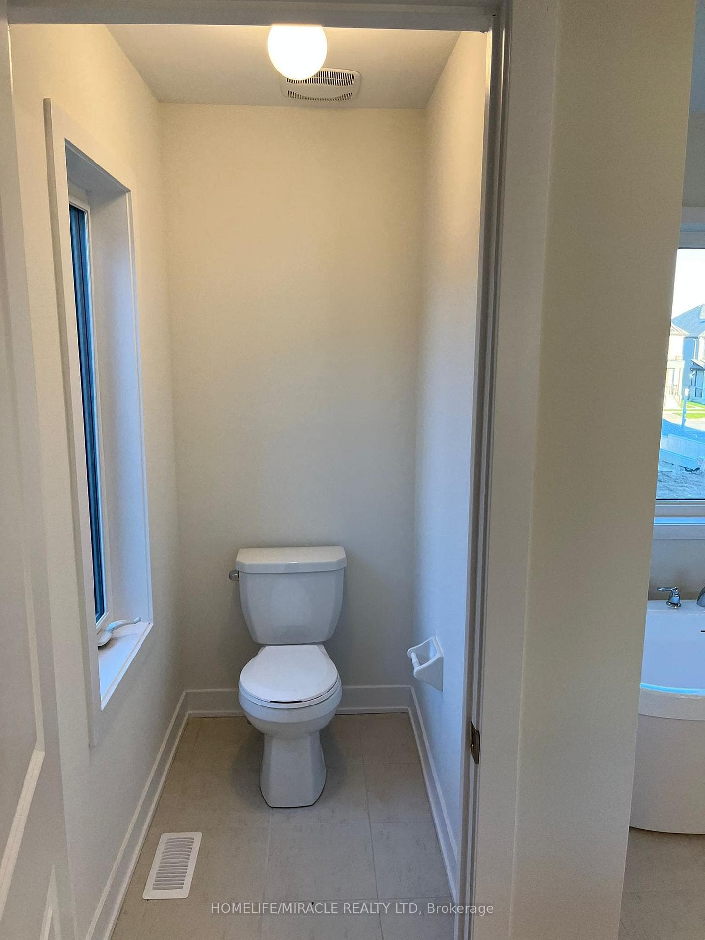 257 Flavelle Way photo 5