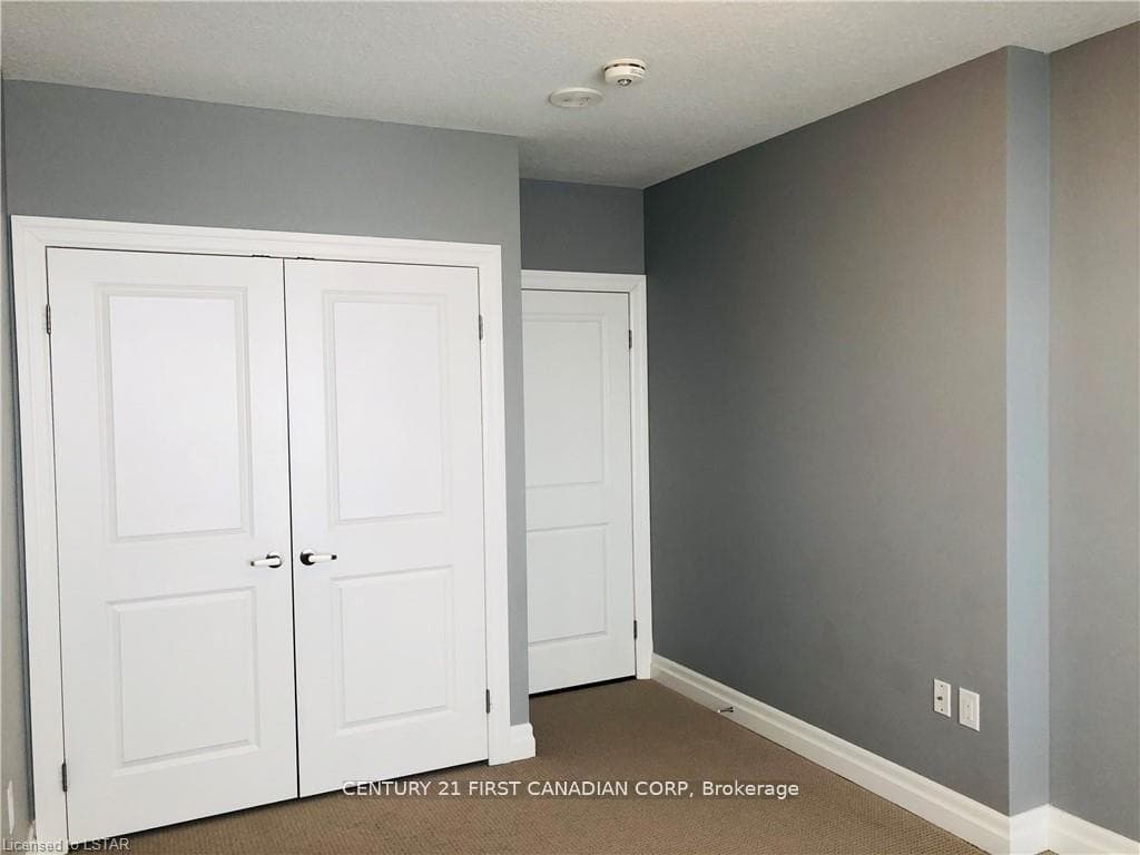 260 VILLAGEWALK Boulevard Unit 608 photo 30