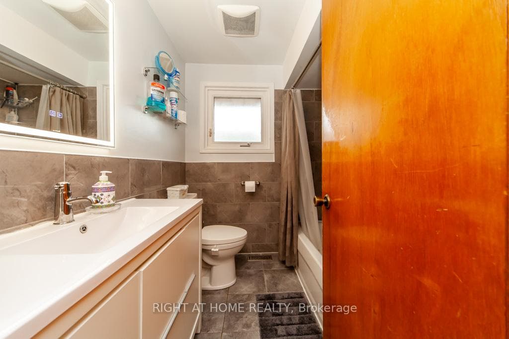 25 Alan Avenue photo 18