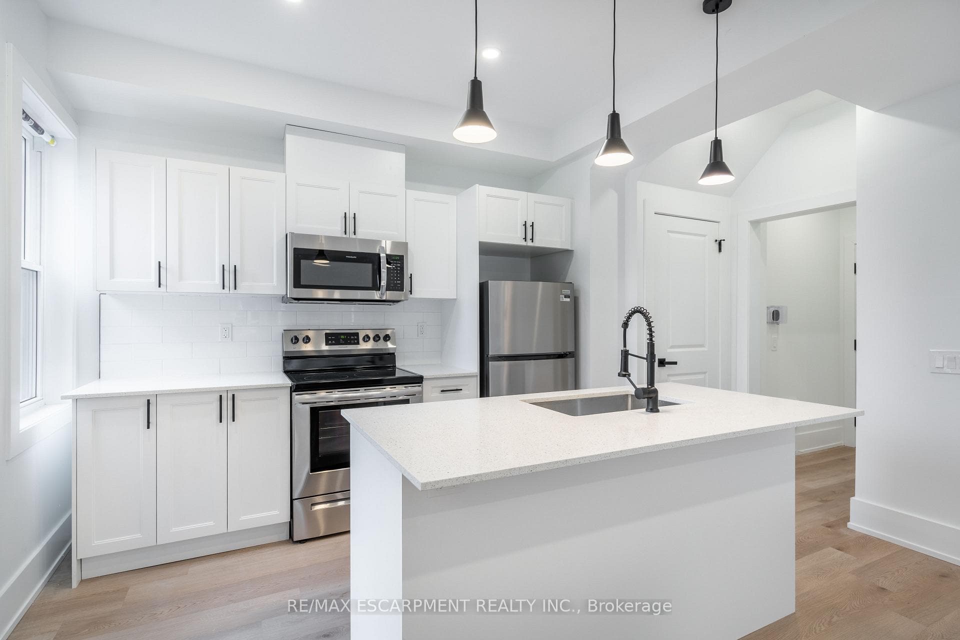 204 Balsam Avenue photo 7