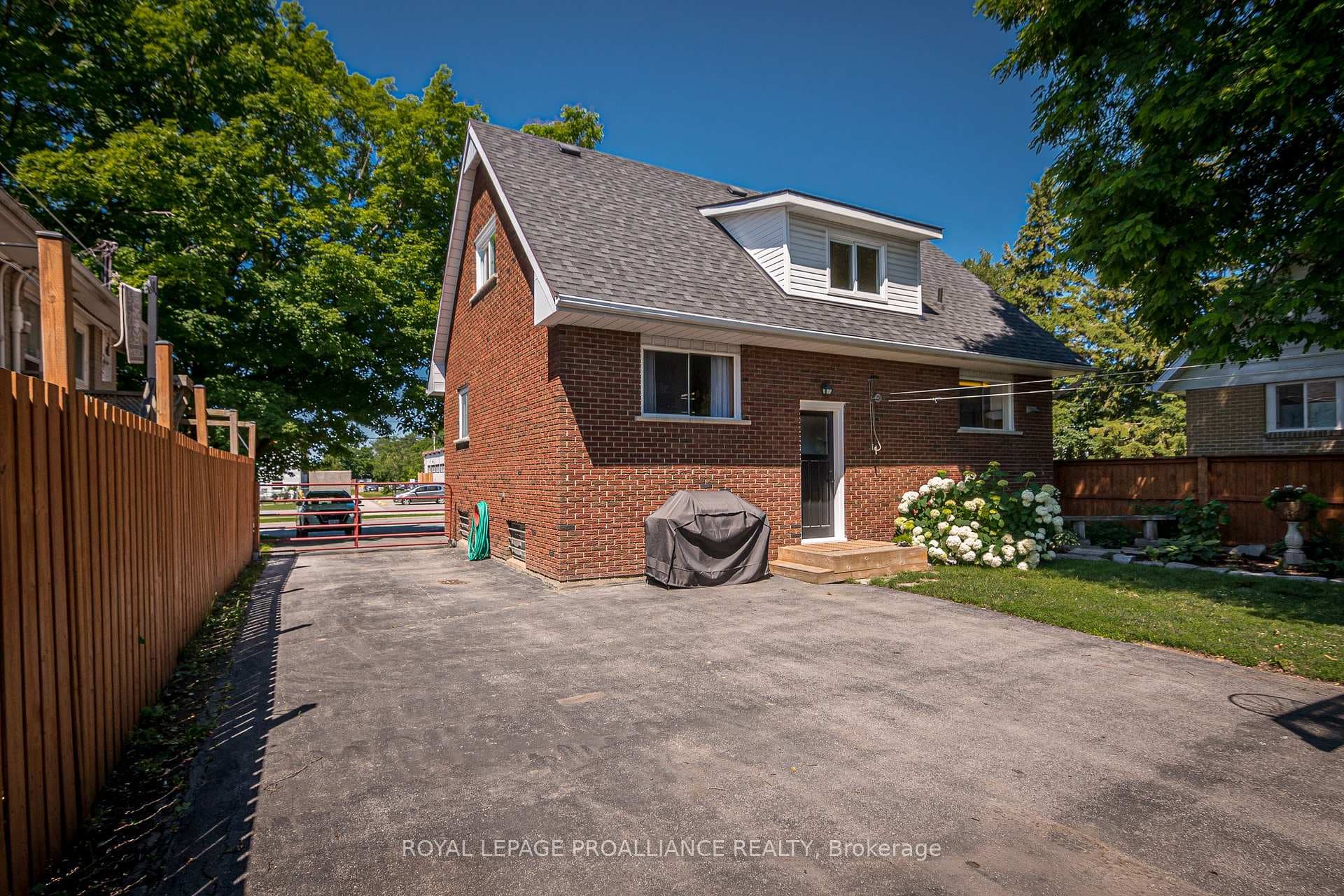 129 Wiley Street photo 26