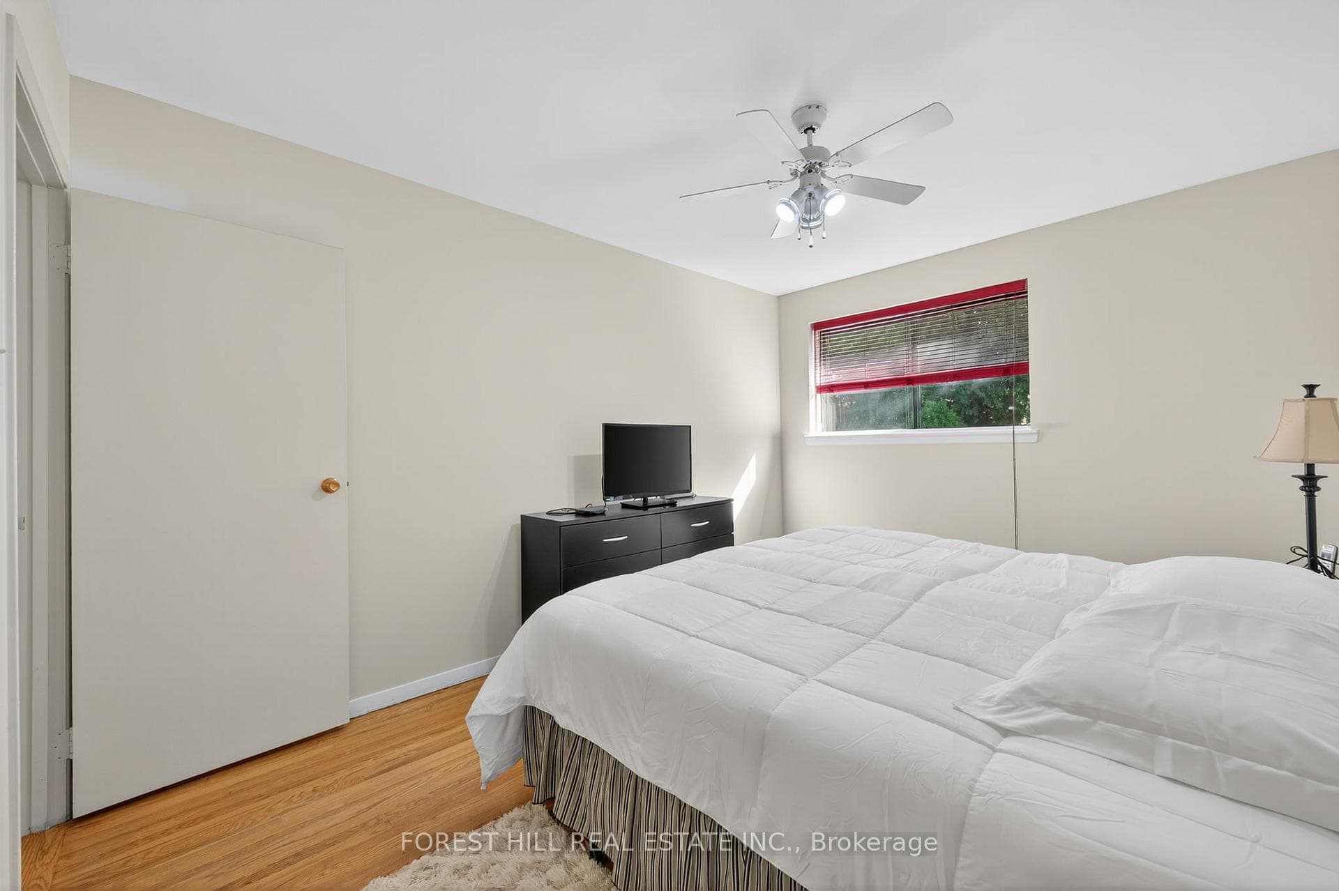 35 Regatta Crescent photo 19