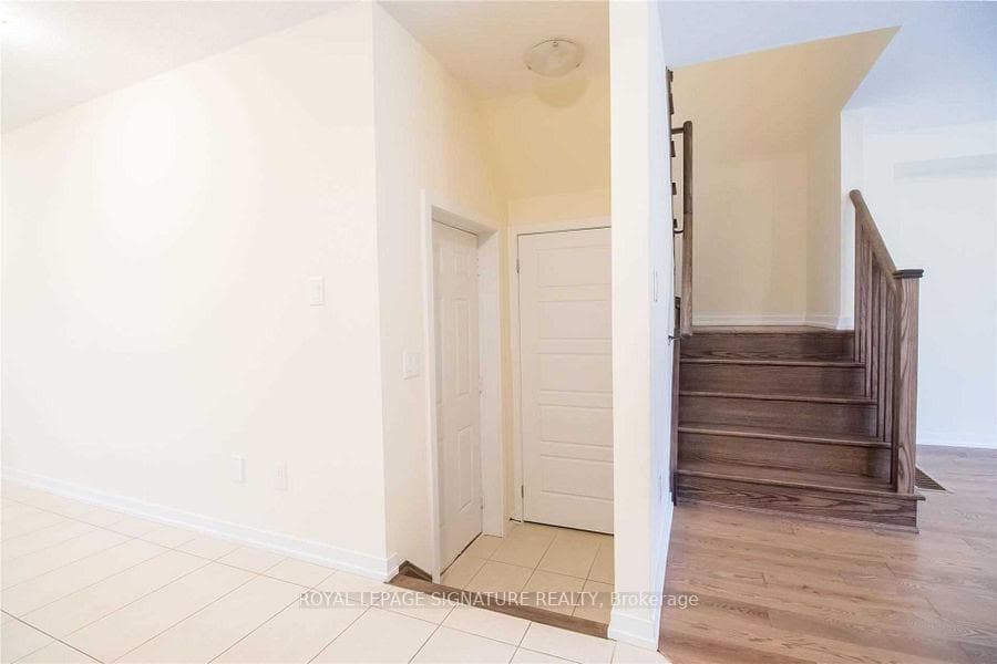76 Scarletwood Street photo 16